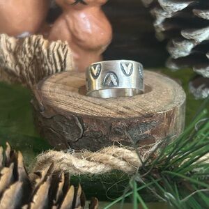 925 Sterling parade of hearts ring